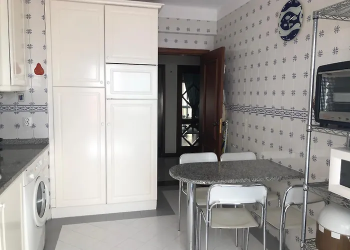 Castelo Do Relogio By Ferias Em Figueira