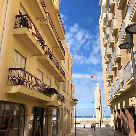 Castelo Do Relogio By Ferias Em Figueira * Figueira da Foz