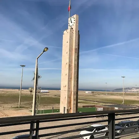 Castelo Do Relogio By Ferias Em Figueira * 菲盖拉-达福什