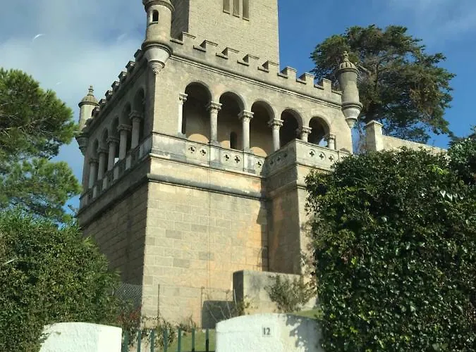 Castelo Do Relogio By Ferias Em Figueira