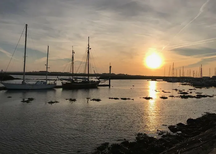 Castelo Do Relogio By Ferias Em Figueira